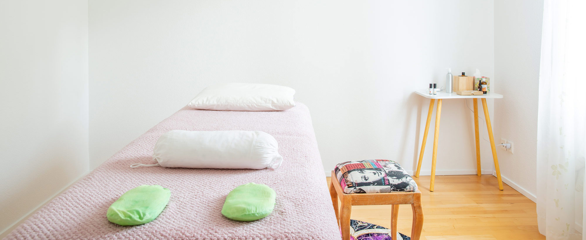 Behandlungsraum von Lumière Touch Massage – Tantra Massage Luzern | Christina Birrer